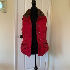 Eddie Bauer goose down puffer red vest with faux fur collar  Small